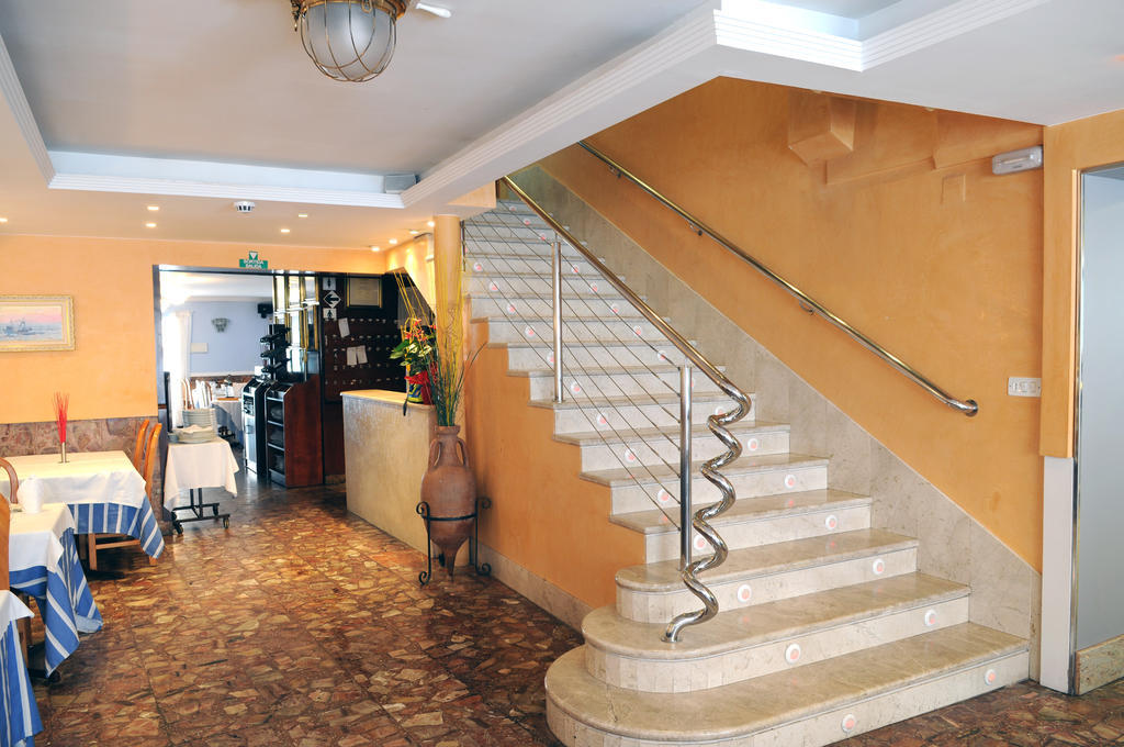Hostal Can Marines Сан-Карлос-де-ла-Рапита Экстерьер фото
